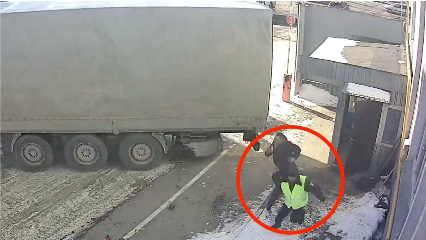 truck 1.png?resize=412,232 - Brake Fails On Truck Sends Vehicle Into Gatehouse With Worker Still Inside