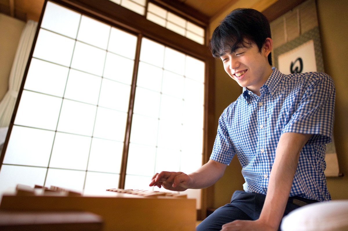 １８歳・藤井聡太棋聖、いちばん会いたい人、欲しいドラえもんひみつ道具…１８の質問《上・私生活編》 : スポーツ報知