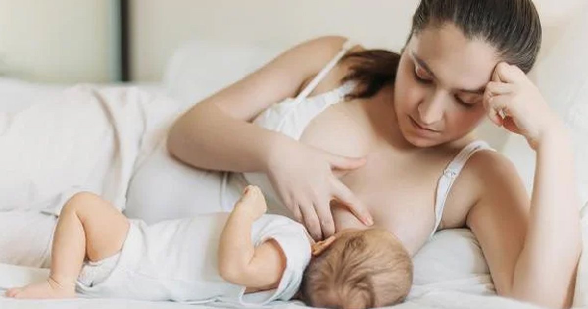 ggsgg.jpg?resize=412,275 - Husband Shames Breastfeeding Wife For Walking Around Newborn 'Half-N*ked'