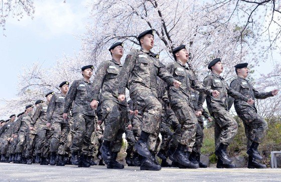 200여명 군인 사망 참사 후 "다리 위에선 발 맞춰 걷지 마" - 중앙일보