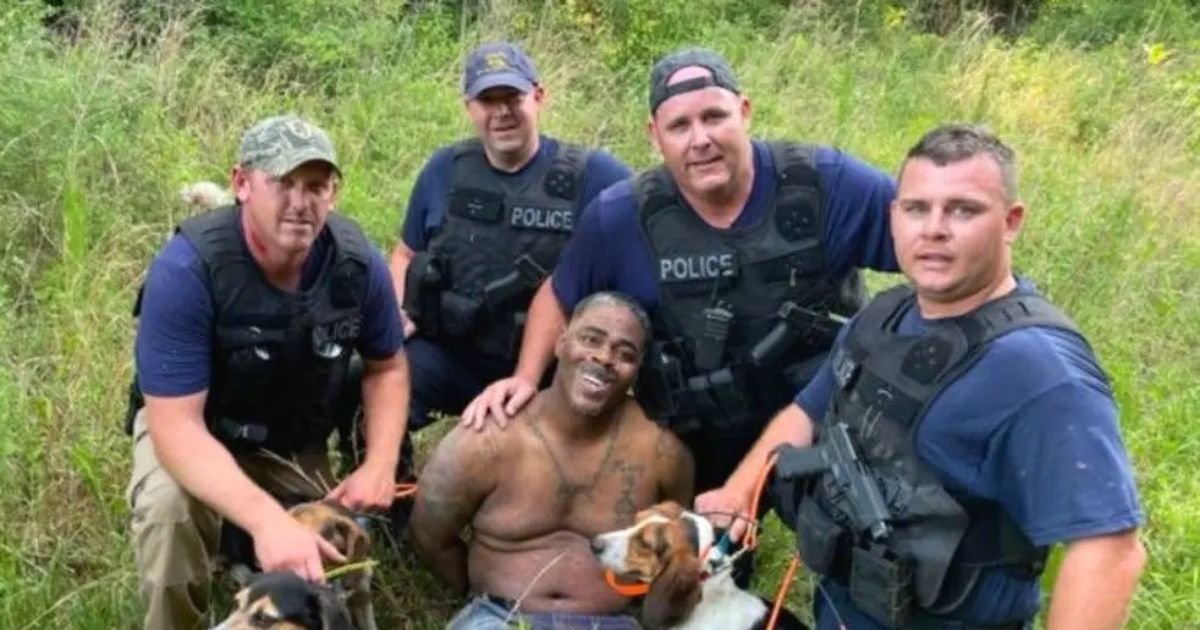 police4.jpg?resize=412,275 - Police Officers Spark Outrage After Posing For A Photo With Suspect They Had Just Arrested