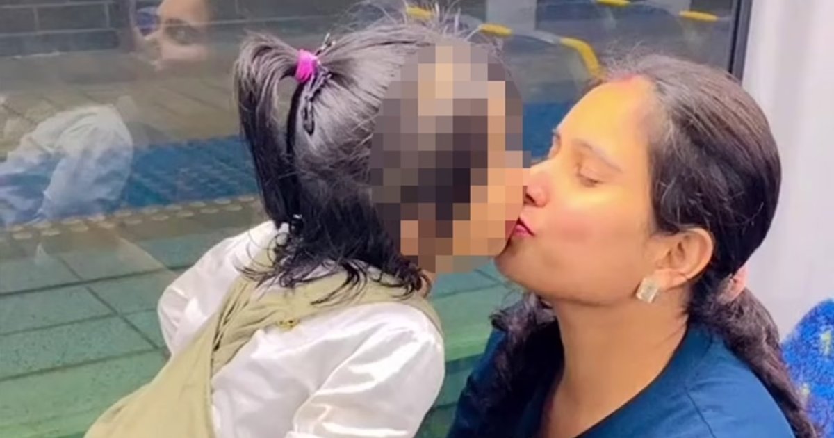 t1 20.jpg?resize=412,275 - "Why Are You Making Out With Your Child"- Mother Slammed For Kissing Daughter On Lips