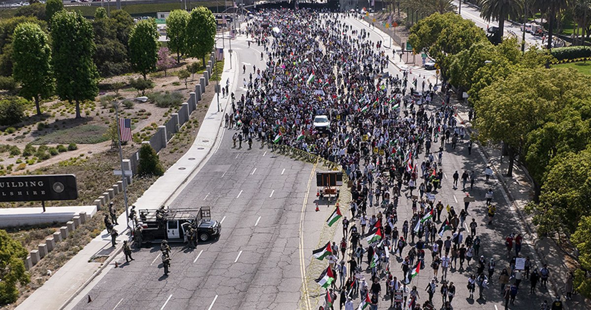 t4 14.jpg?resize=412,232 - Los Angeles Suffers Major Traffic Blockade As Thousands Of Protesters Take To Streets In Support Of Palestine