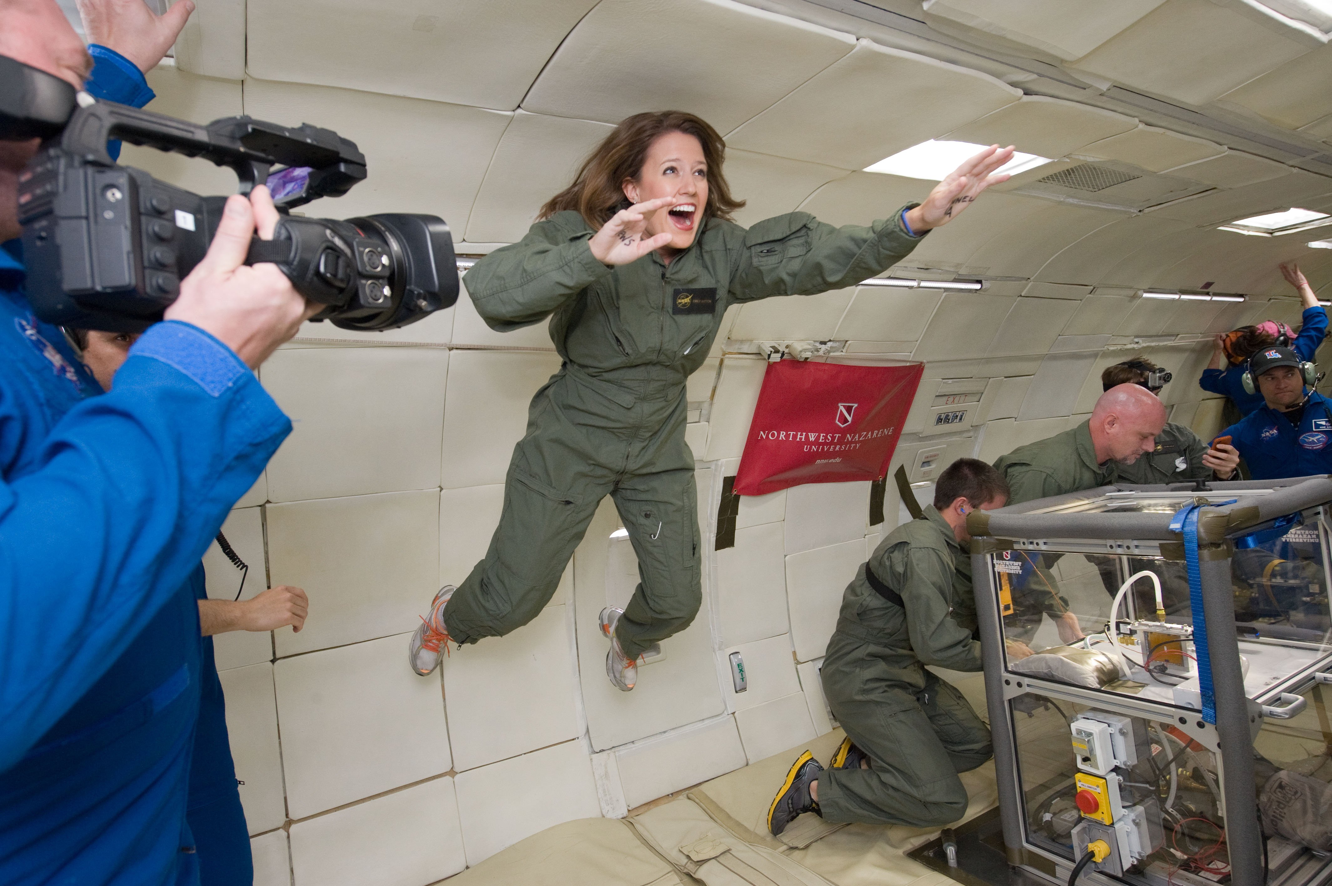 PHOTO DATE: 04/26/2012 LOCATION: Ellington  Zero-G Corp 727 SUBJECT/TITLE OF PROGRAM: Reduced Gravity Offices System Engineering (SEED/HUNCH) flight week. Flight #3 is college students working on their various experiments. PHOTOGRAPHER: Devin Boldt