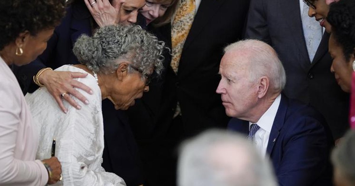 biden 8.png?resize=1200,630 - President Joe Biden OFFICIALLY Signs Juneteenth Into Law And Shows Respect To Opal Lee, The "Grandmother" Of Juneteenth