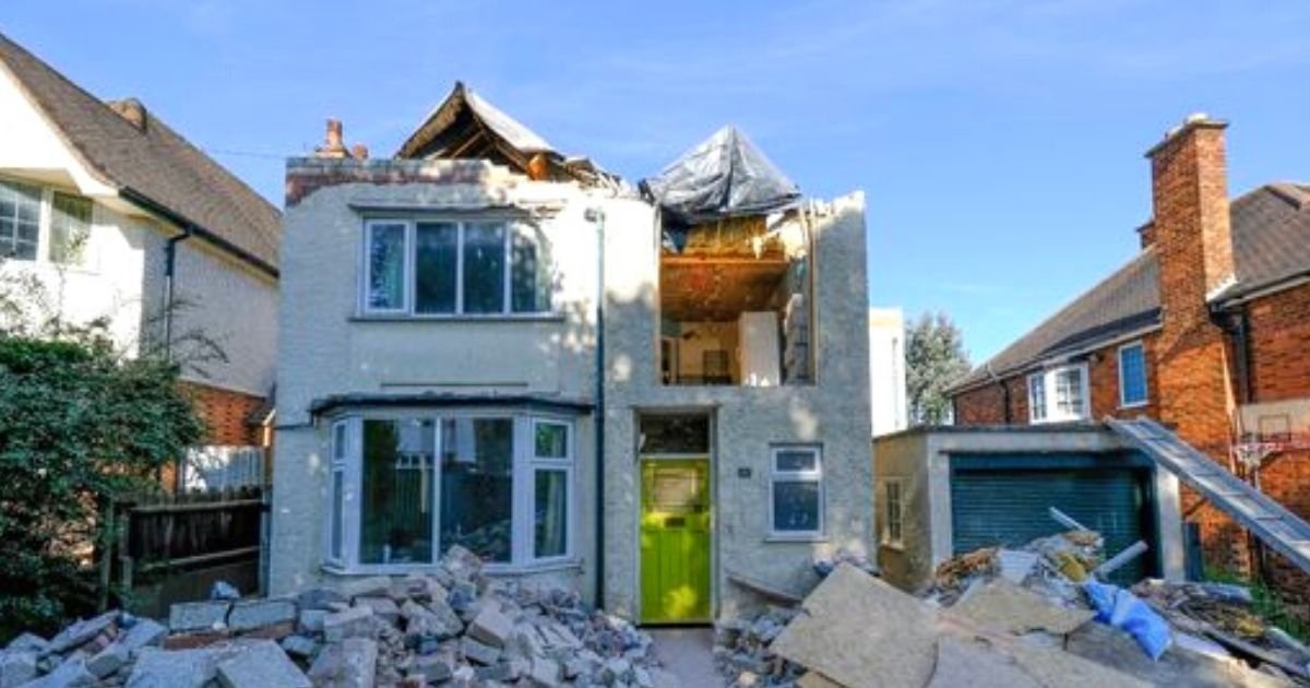 home5.jpg?resize=412,232 - Furious Builder Destroys $760K Home And Leaves Garden Covered In Rubble After A Payment Dispute