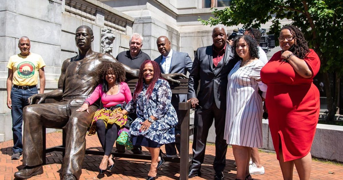 q2 1.jpg?resize=412,275 - New Jersey Stirs Mega Controversy After 'Larger Than Life' George Floyd Statue Unveiled