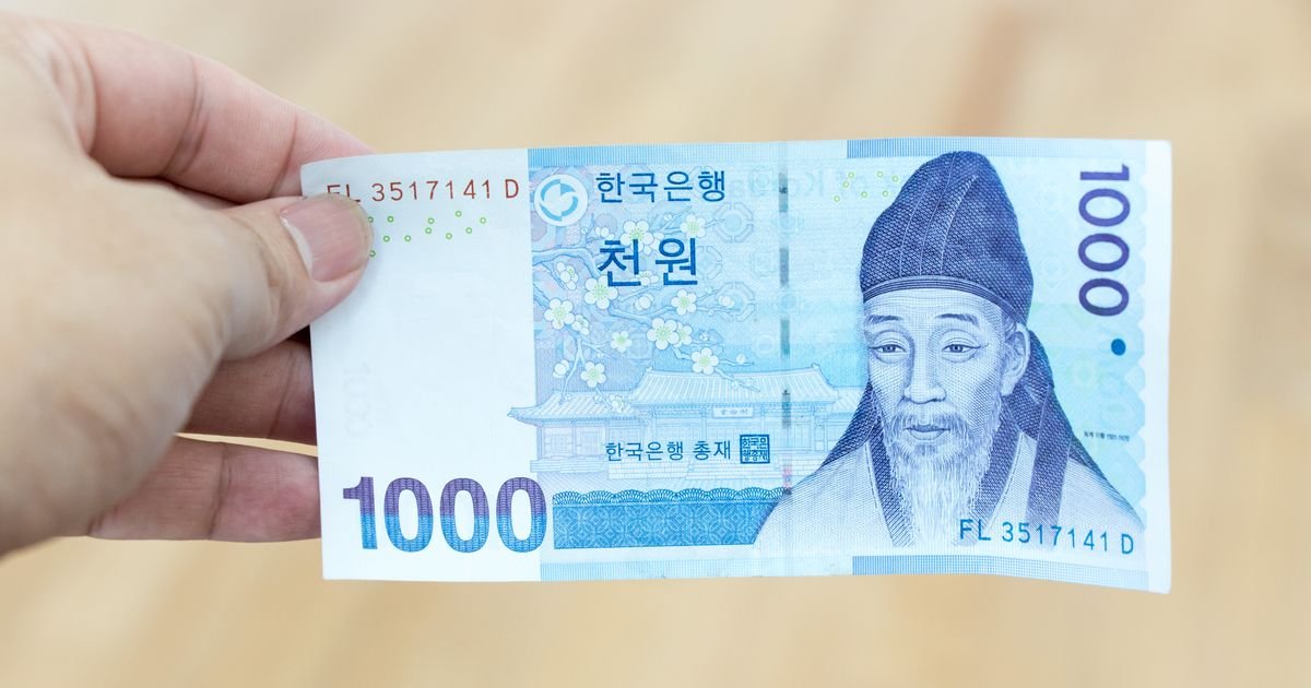 천원짜리 지폐로 퇴직금을 준 &#39;대천항 갑질&#39; 업주가 억울함을 호소했다 | 허프포스트코리아