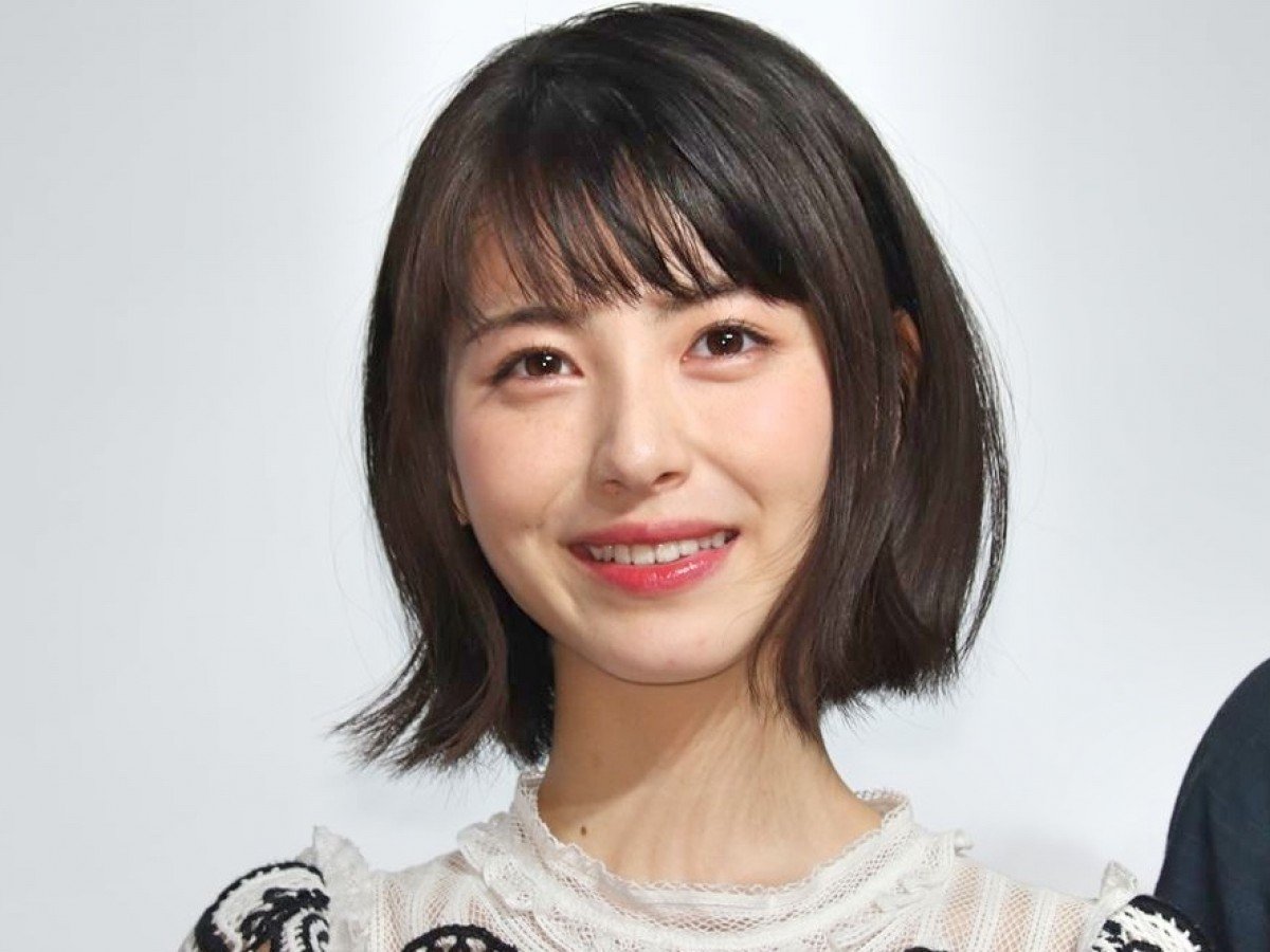 画像あり 浜辺美波歳記念に 水着姿 の写真集を発表 しかし かわいそう の声も Hachibachi