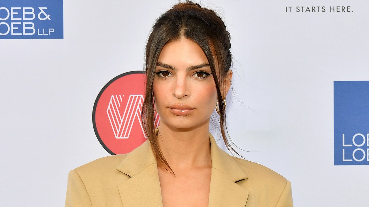 Emily Ratajkowski, in book, opens up about her beauty-obsessed, sexualized childhood | Fox News