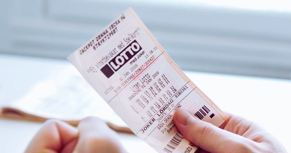 lottery4.jpg?resize=412,275 - 'I Bought My Nephew A Winning Lottery Ticket But He Doesn't Want To Share The Cash With Me'