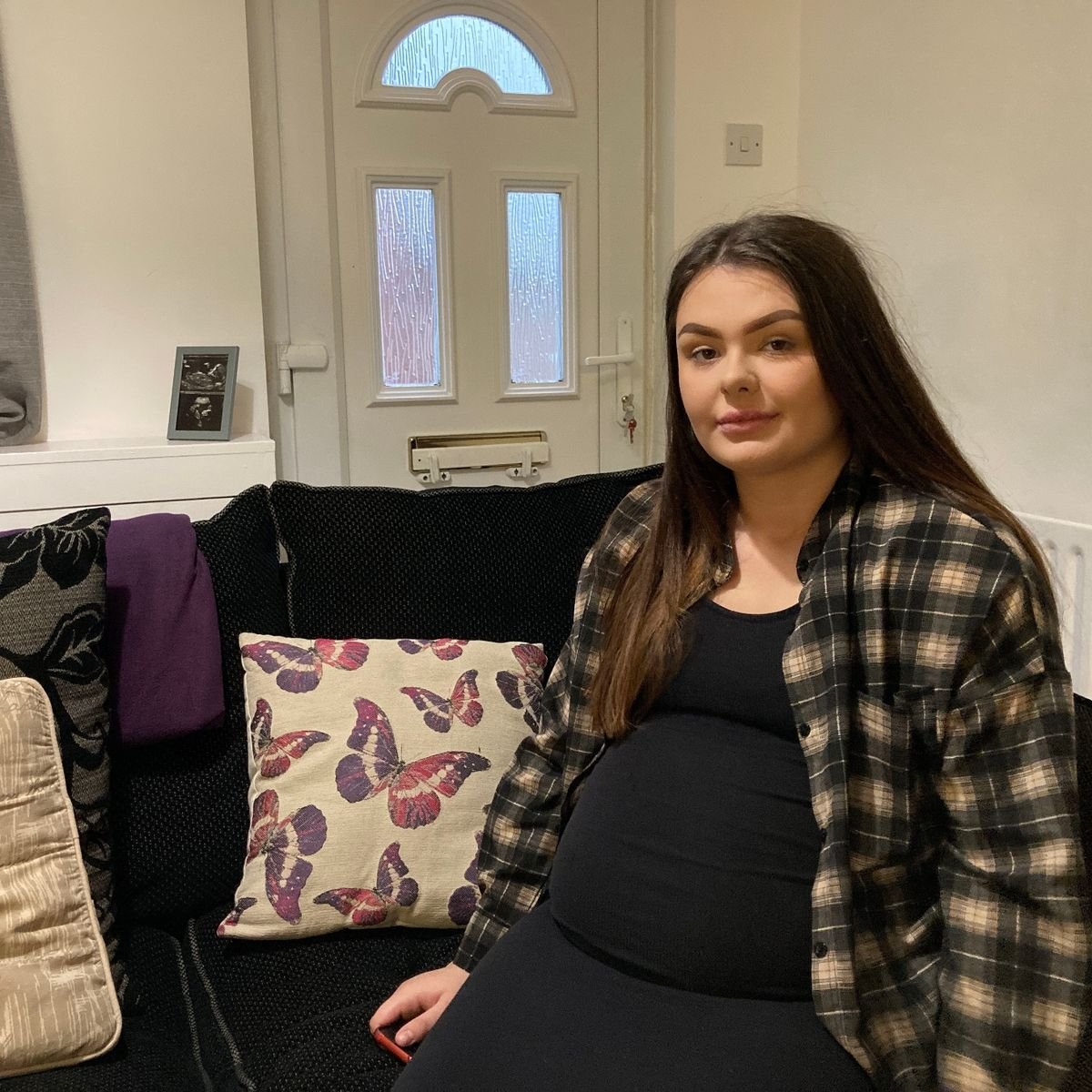Rats force pregnant teen to live in hotel ahead of baby&#39;s arrival - Derbyshire Live