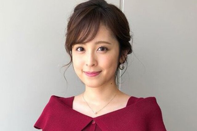 フジ久慈暁子アナ、ミニ丈のコーデが「テレビでは見られない服装」と話題 ファン歓喜（ENCOUNT） - Yahoo!ニュース