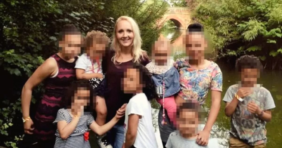 mother5.jpg?resize=412,232 - Mother Who Has Eight Children Calls Police After She Received Vile Messages From Haters Who Have Called Her A 'Parasite'