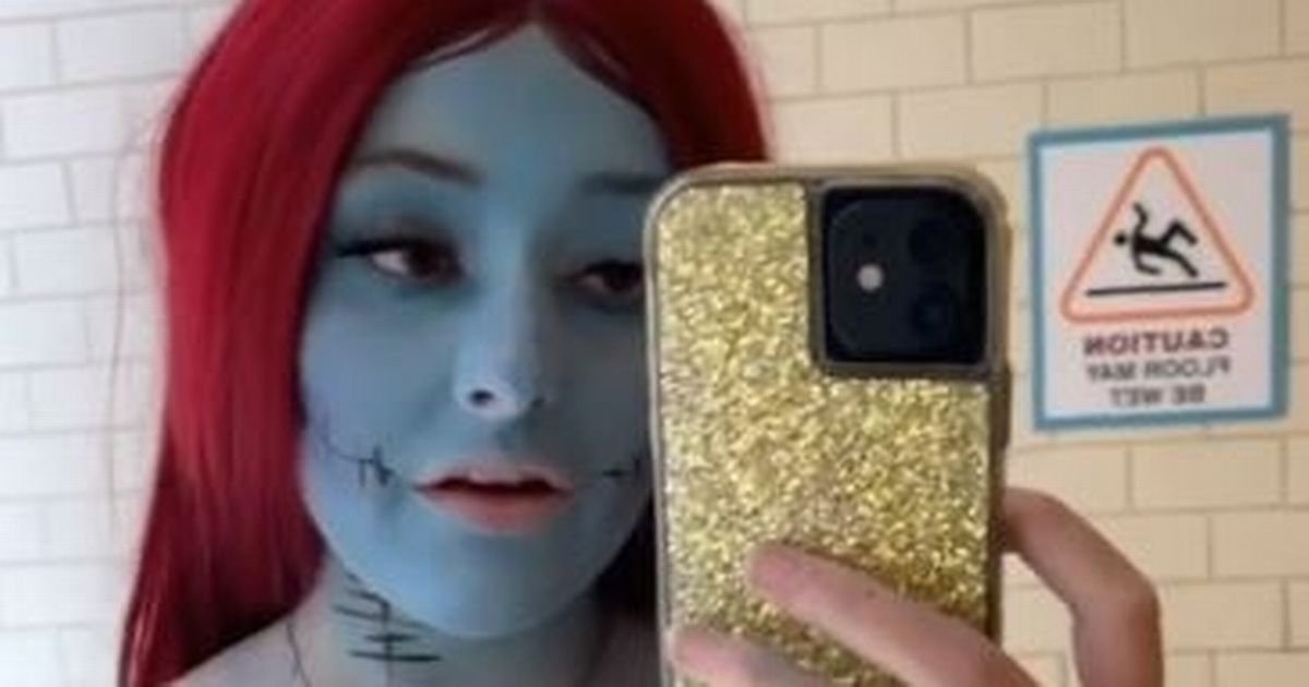 q8.jpg?resize=1200,630 - Outrage As Disneyland Staff Members Order Woman To REMOVE All Her Halloween Makeup
