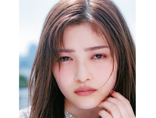 井上咲楽、太眉をカットし「もっと眉メイクを楽しみたい」 あかぬけアイブロウ3選（ananweb） - Yahoo!ニュース
