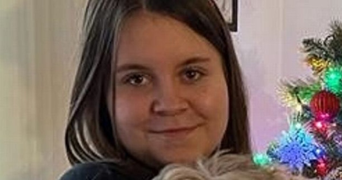 d24.jpg?resize=1200,630 - Police Launch ‘Desperate’ Hunt For 14-Year-Old Girl Who Disappeared While Walking Her Family Dog