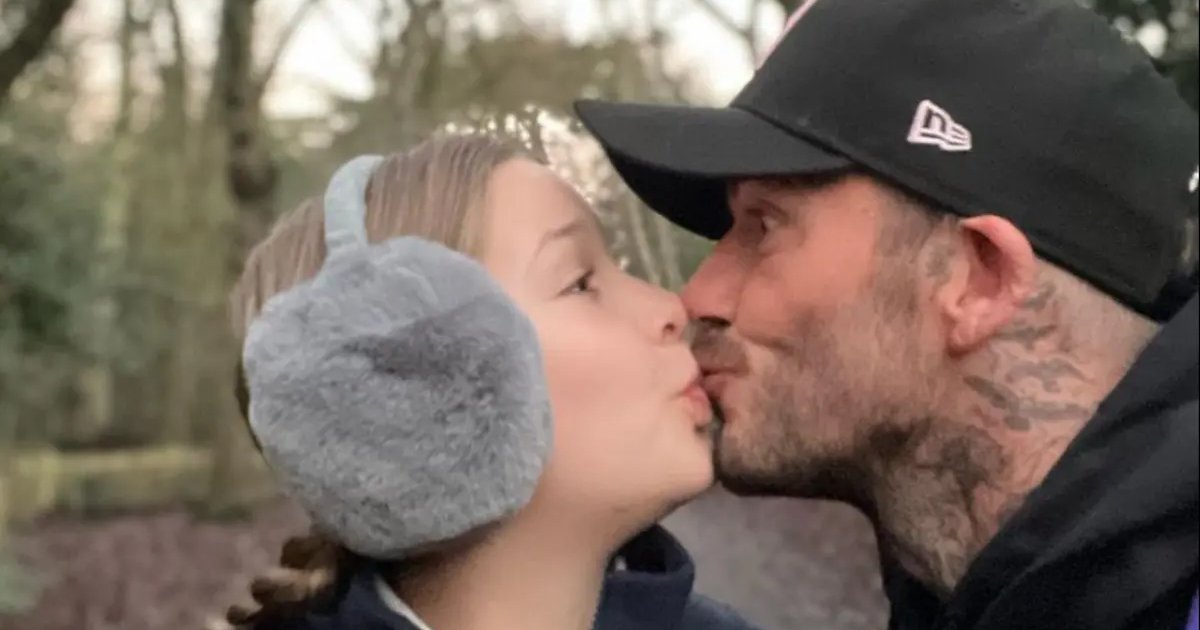 q1 13.jpg?fit=1024%2C538&ssl=1&strip=all - Fans Left FUMING As David Beckham Kisses 10-Year-Old Daughter On The Lips AGAIN In Recent Picture