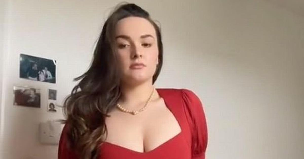 q10.jpg?resize=412,275 - "My Mother Says I Look Like A Str*pper In My Graduation Gown, But I Can't Hide My Big Hips"- Young Woman Shares Her Dilemma With The World