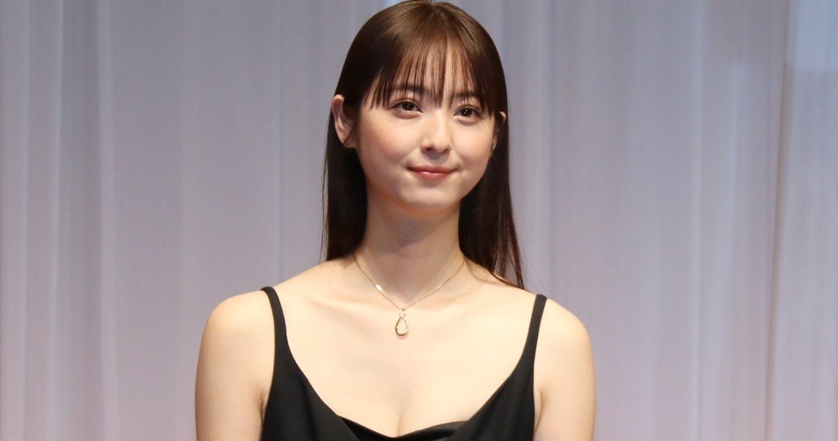 佐々木希、美バストのぞく黒ドレスで魅了 ジュエリー賞に喜び「大変光栄」 | マイナビニュース