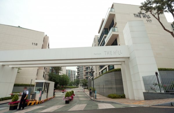 올해 최고 비싼 아파트, 81억원 한남더힐 1위 등극” &lt; 재계 &lt; 경제 &lt; 기사본문 - 파이낸셜투데이