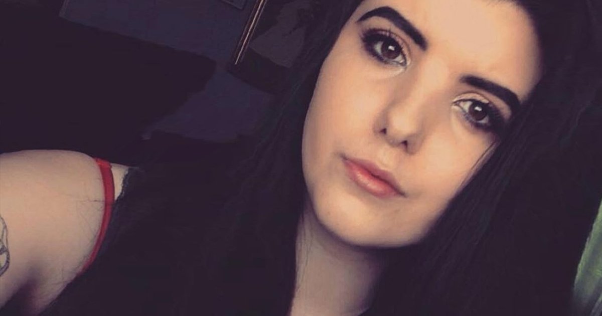 d67.jpg?resize=1200,630 - JUST IN: Heartbroken Parents Find 18-Year-Old 'Beautiful' Girl Dead On The Sofa After Being Bullied Online & In Person