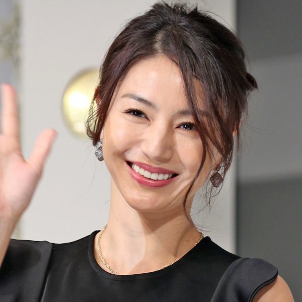 井川遥、タブー視を破って堂々のブランドプロデュース｜NEWSポストセブン
