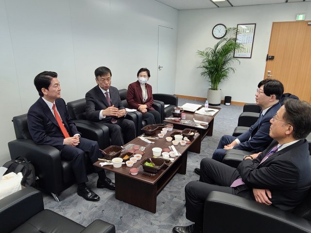 안철수 “개별 의견 자제하라”…인수위 첫날부터 군기잡기