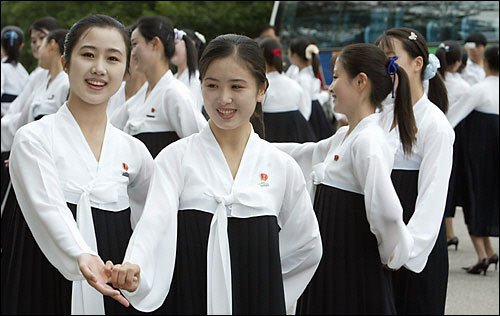 북한 기쁨조 키 170cm 이상으로 물갈이…왜? - 스포츠경향 | 뉴스배달부