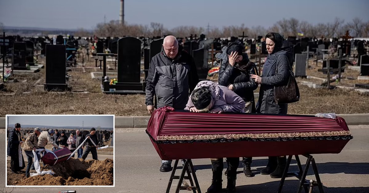 d117 1.jpg?resize=1200,630 - JUST IN: Tearful Relatives Bid Final Farewell To 96-Year-Old Grandad Who Survived The Holocaust