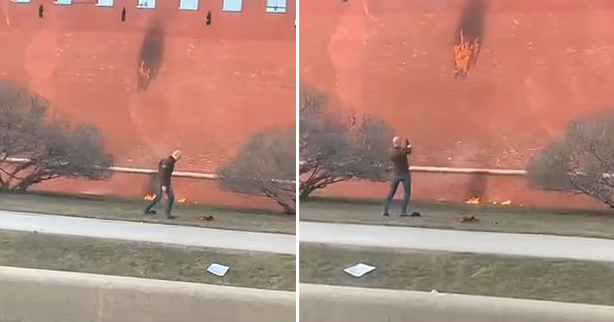 q6 1 7.jpg?resize=412,275 - BREAKING: Walls Of Kremlin Come Under Attack As Man THROWS 'Burning Molotov Cocktail' At The Building In Moscow