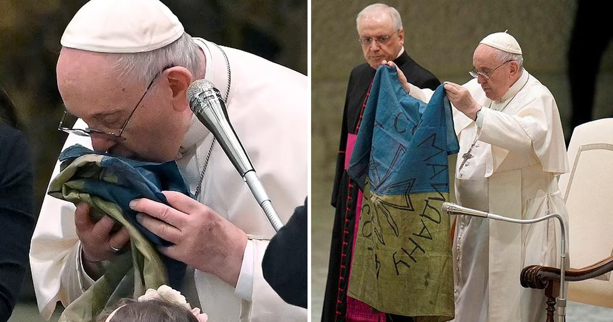 d14 1.jpg?resize=1200,630 - Pope Francis SLAMS Russia For 'Horrendous Cruelty' During The War While Kissing Ukraine's Flag