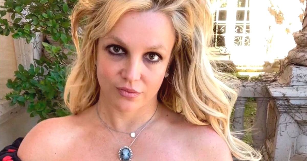 spears4.jpg?resize=1200,630 - JUST IN: Britney Spears Sparks Concern After Sharing NINE Naked Photos Of Herself On Social Media As Fans Beg Her To Stop