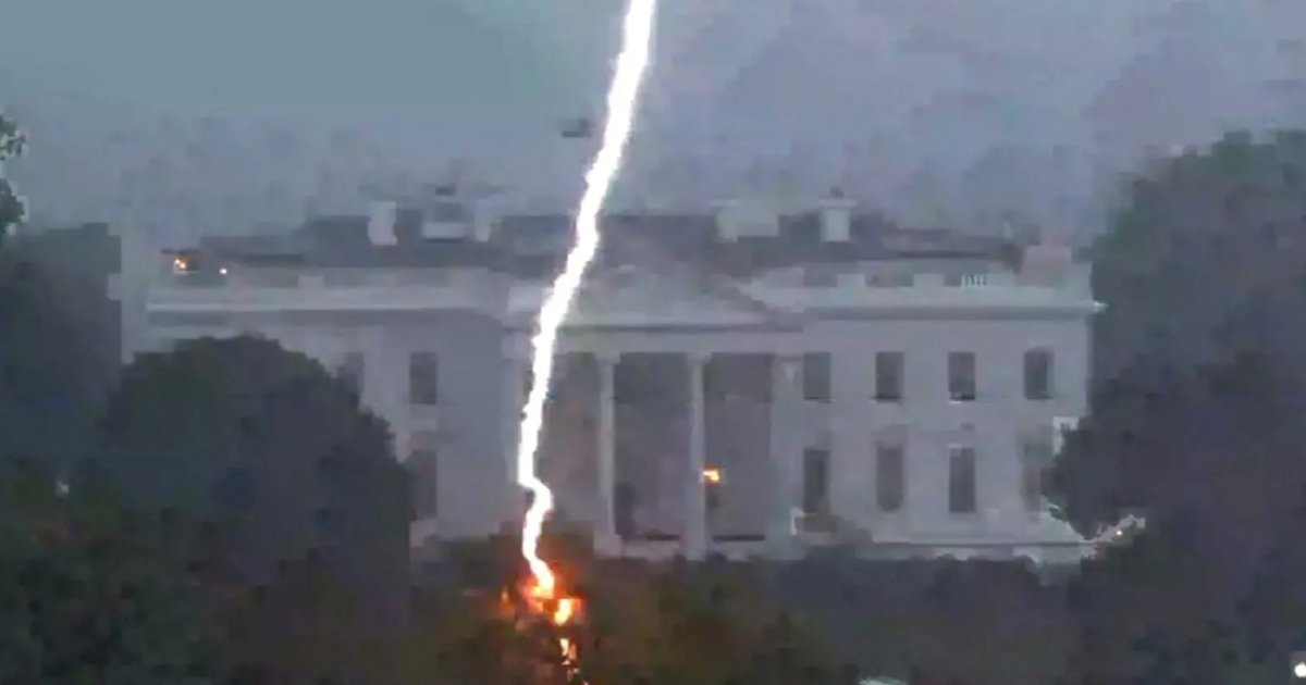 t2 13.png?resize=412,275 - BREAKING: Terrifying Lightning Strike Near White House Leaves THREE People DEAD & One Critically Injured