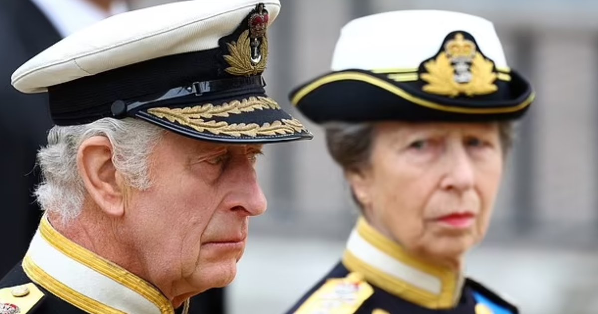 t1 3 1.png?resize=1200,630 - BREAKING: Emotional Prince Charles Is Watched By 'Concerned' Princess Anne As They Walk Behind Queen's Coffin