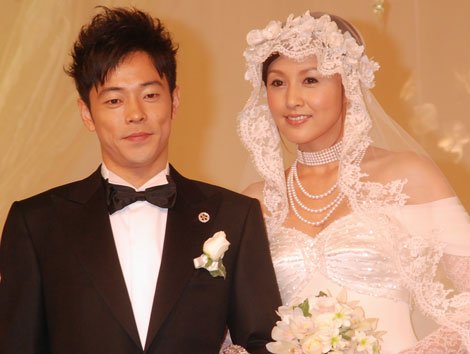 陣内・紀香、600人の大披露宴で涙 | ORICON NEWS