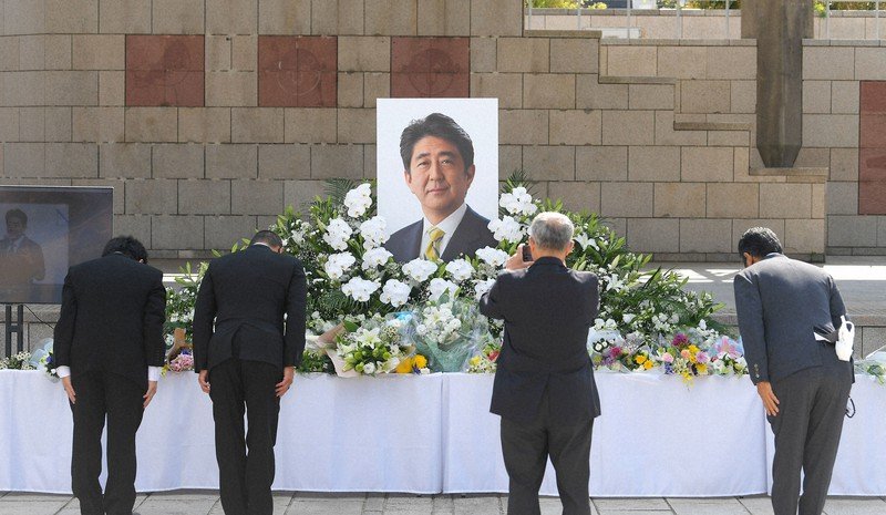 安倍元首相の妻昭恵さん「さみしさが増してきた」 山口で県民葬 | 毎日新聞