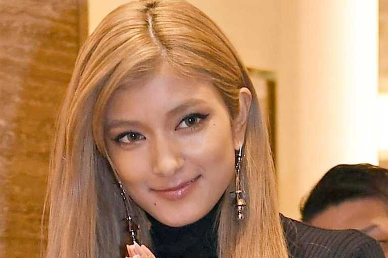 ローラ、米移住の理由語る「ずっと眠れなくなっちゃって…」 - サンスポ