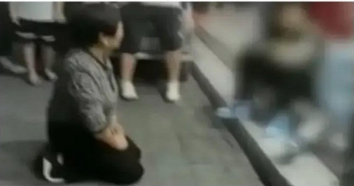 20221114135520.png?fit=1024%2C538&ssl=1&strip=all - 잼민이들에게 무릎꿇은 할머니 사연..jpg