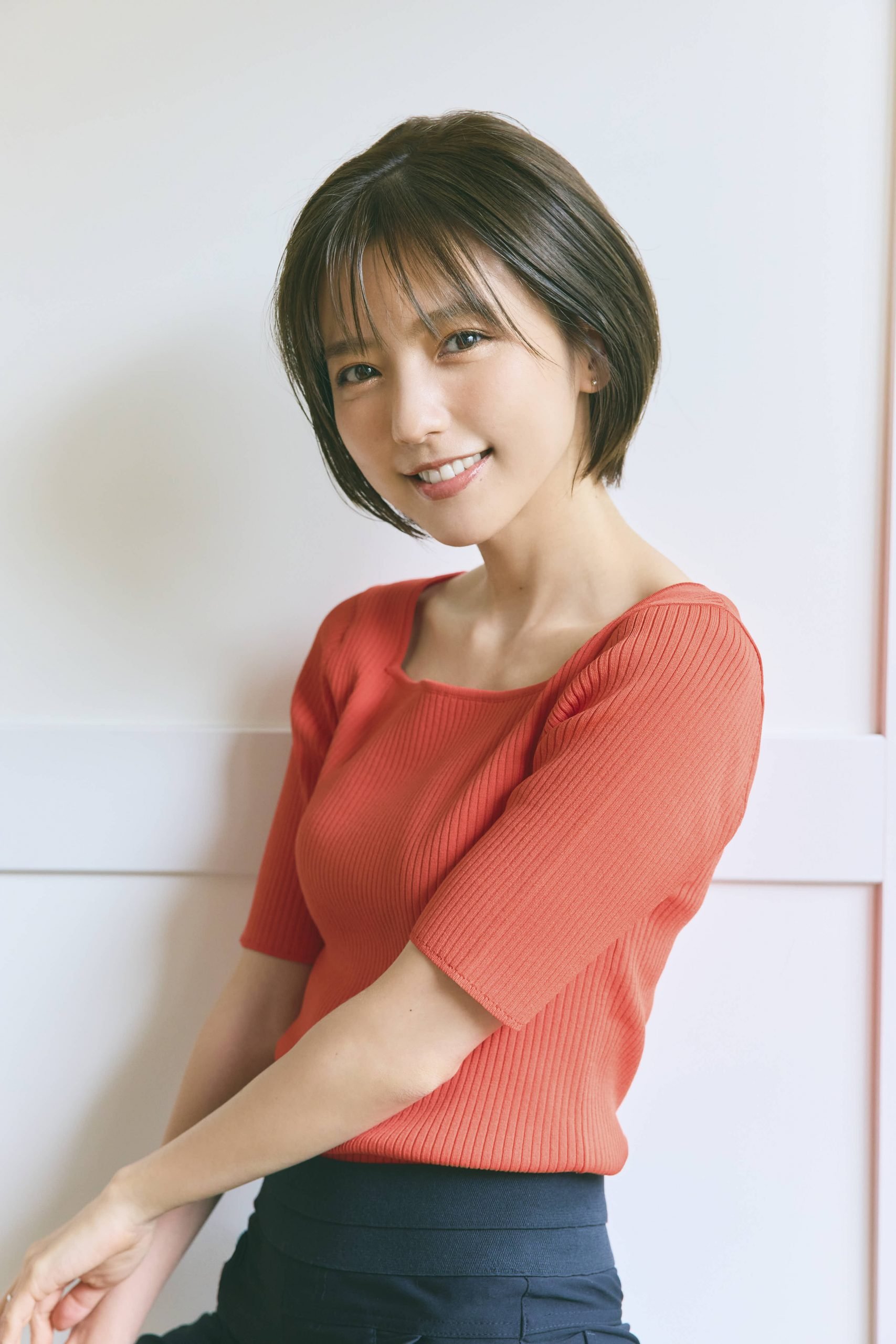 女優・真野恵里菜さん、イメチェン!?「大人可愛いショートボブ」への変身ドキュメント。 | CLASSY.[クラッシィ]