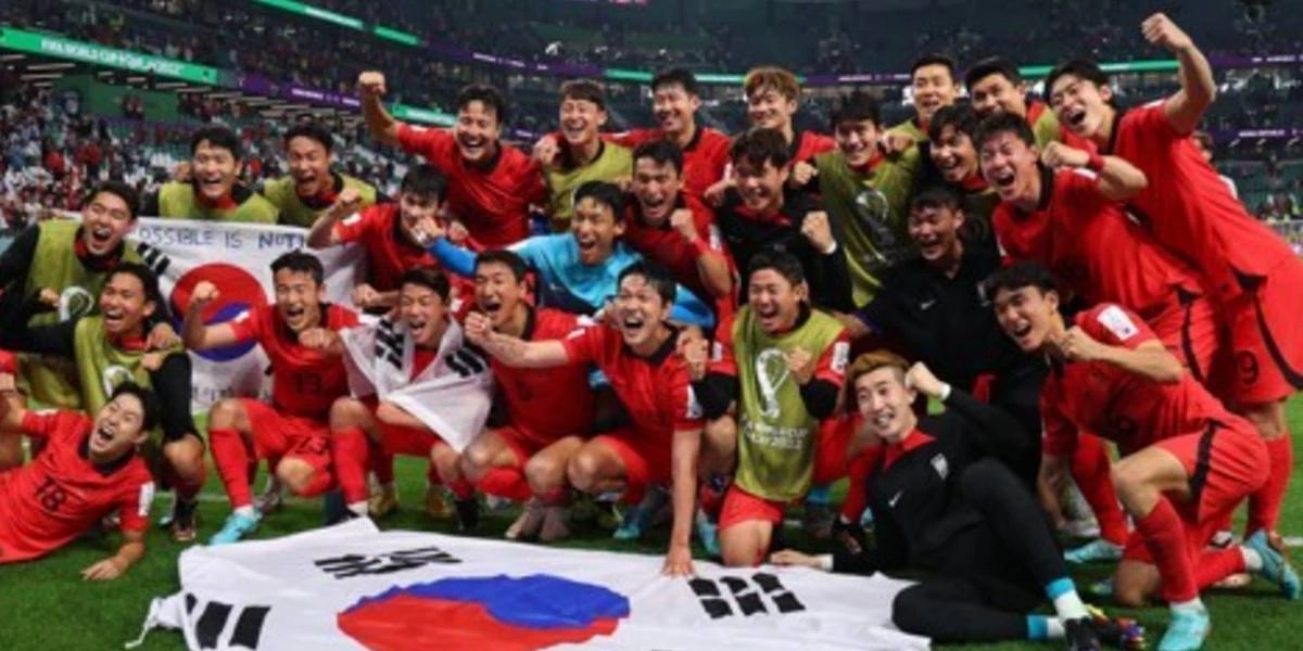 카타르 월드컵 16강에 오른 한국 축구 대표팀 / 연합뉴스