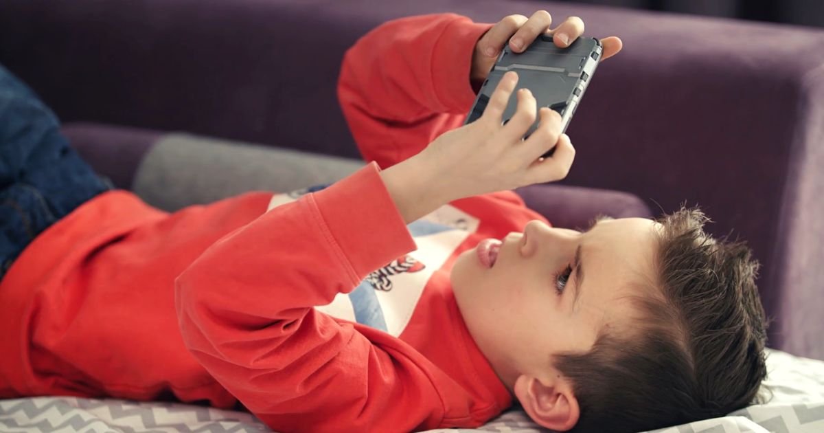 kayla4.jpg?resize=412,275 - Single Mother's Bank Account EMPTIED After Her 7-Year-Old Son Spent Entire SAVINGS ON A Popular Gaming App
