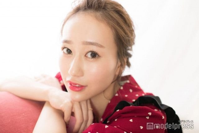元AKB48小林香菜、離婚を報告「今まで貯金していたお金を相手の方に渡していた状態でした」（モデルプレス） - goo ニュース