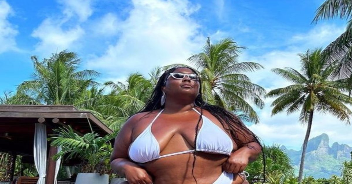 m4.png?resize=412,275 - EXCLUSIVE: Lizzo Squeezes Into 'Tiniest Bikini Ever' & Leaves Fans Stunned At Her 'Skin Display'