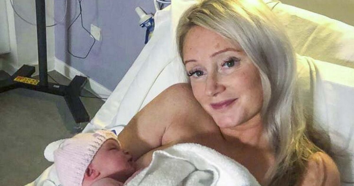 t5 10.png?resize=1200,630 - BREAKING: Mother Ends Up Delivering Baby On DRIVEWAY After Hospital Told Her To 'Go Home'