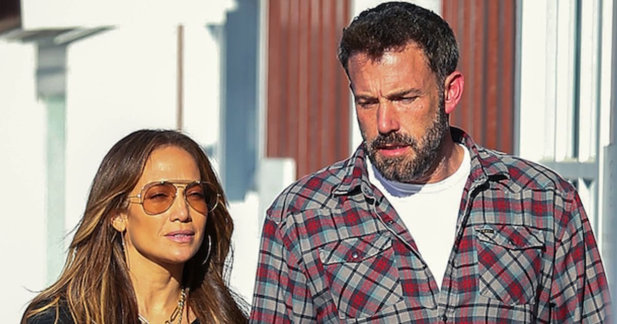 dd4.jpg?resize=1200,630 - JUST IN: Jennifer Lopez Was Caught SCOLDING Husband Ben Affleck AGAIN – This Time For An Adorable Dunkin' Donuts Super Bowl Ad