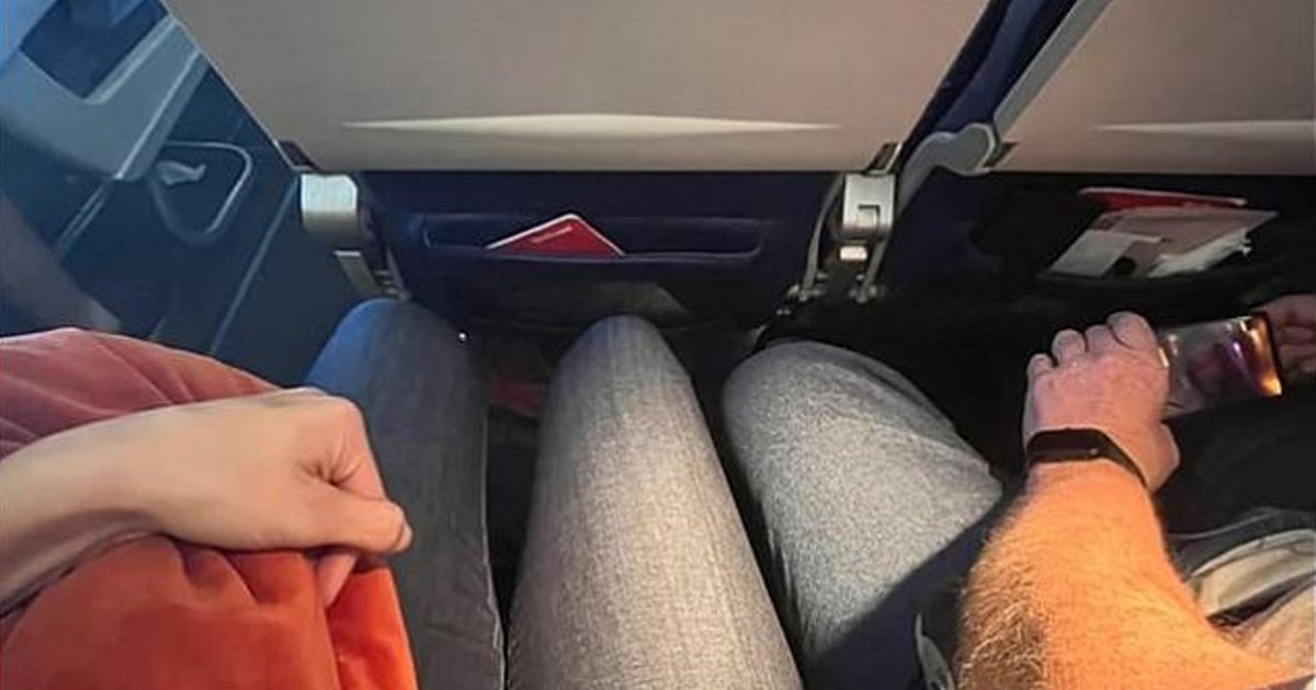 d21.jpg?resize=1200,630 - Passenger BASHED Online For MANSPREADING On A 'Six-Hour' Flight & Then Criticizing His Female Neighbor For Complaining On Him