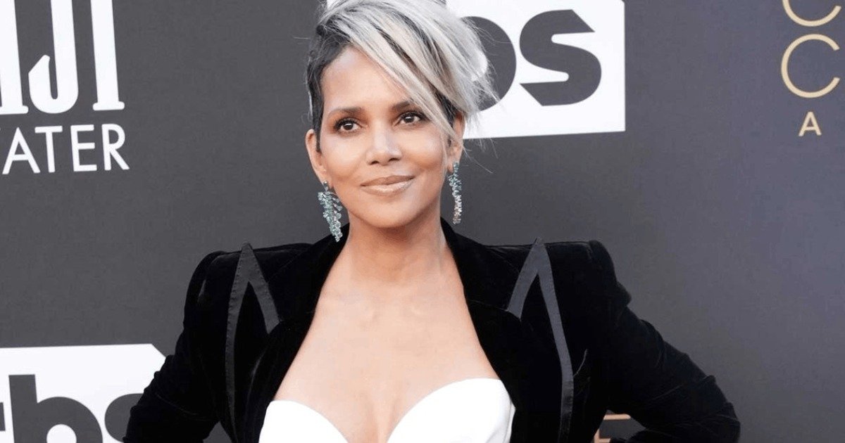 d8586fa5 3051 42ea a9e9 6b8b25cfad0b.jpeg?resize=412,275 - EXCLUSIVE: Halle Berry Shuts Down Trolls After Displaying Her Toned Body While Drinking In Bare Selfie