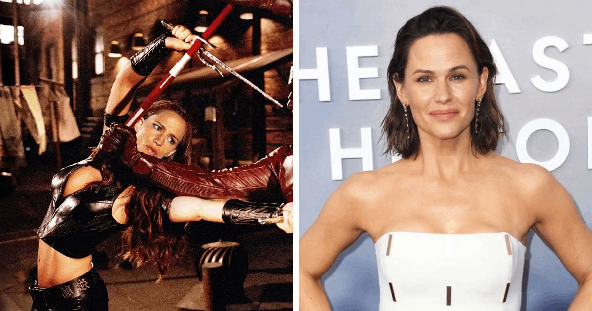 d3 4.png?resize=412,275 - EXCLUSIVE: Jennifer Garner Reveals She Was ALWAYS So Close To 'Wardrobe Malfunctions' In All Of Her Daredevil Costumes