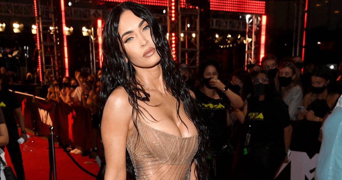 t1 44.png?resize=1200,630 - EXCLUSIVE: Megan Fox Claims She 'Never Loved Her Body' Amid Claims Of Body Dysmorphia
